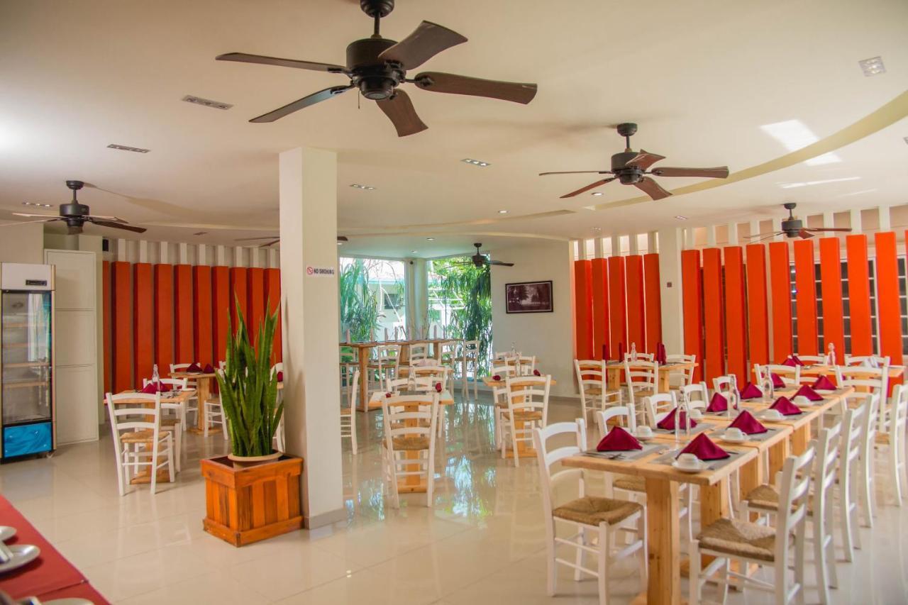 Reveries Maldives Gan  Eksteriør billede